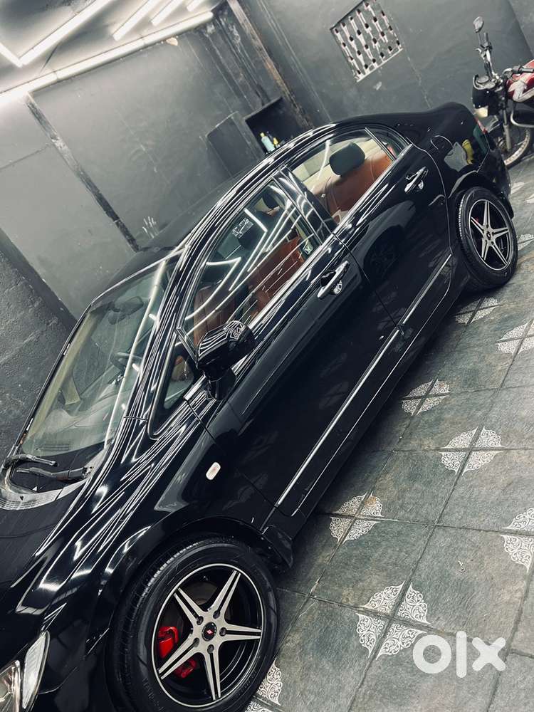 Honda Civis Crystal Black (showroom Service)