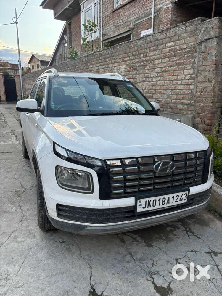 Hyundai Venue 2024 Petrol Good Condition