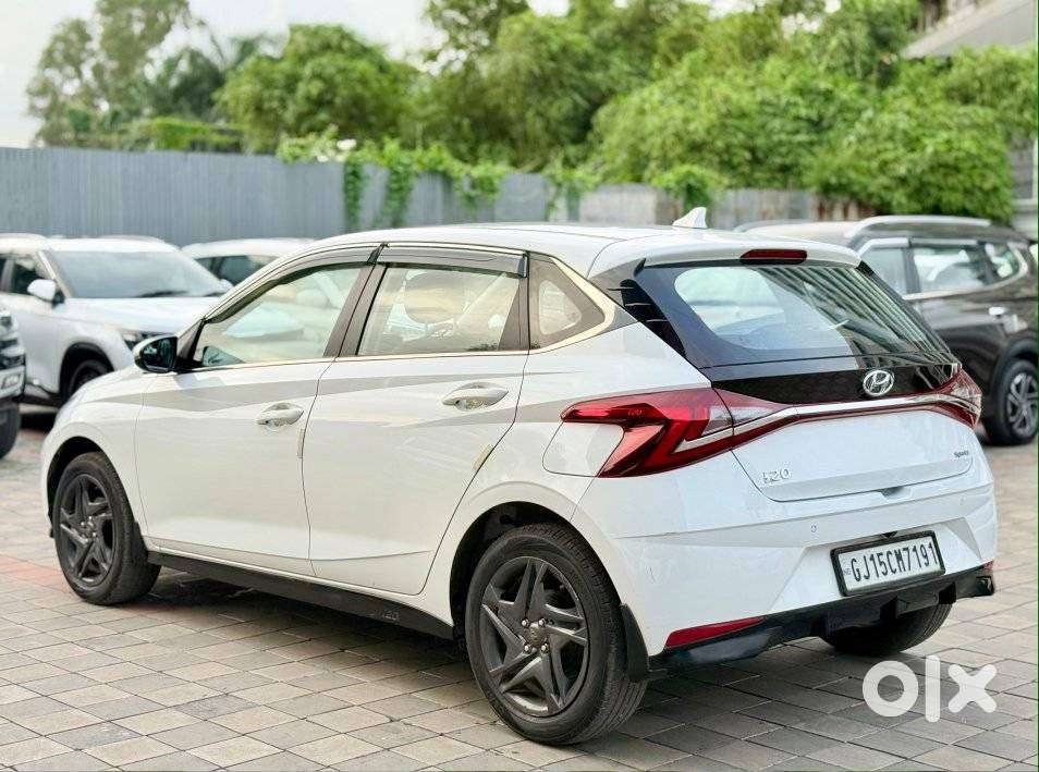 Hyundai I20 Sportz 1.2 Ivt, 2022, Petrol