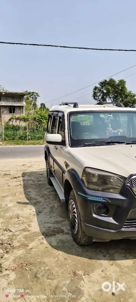 9 Seater Car And Genuine Km Drive With Service Record
