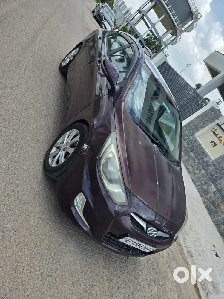 Hyundai Verna Fluidic 1.6 Sx 2012