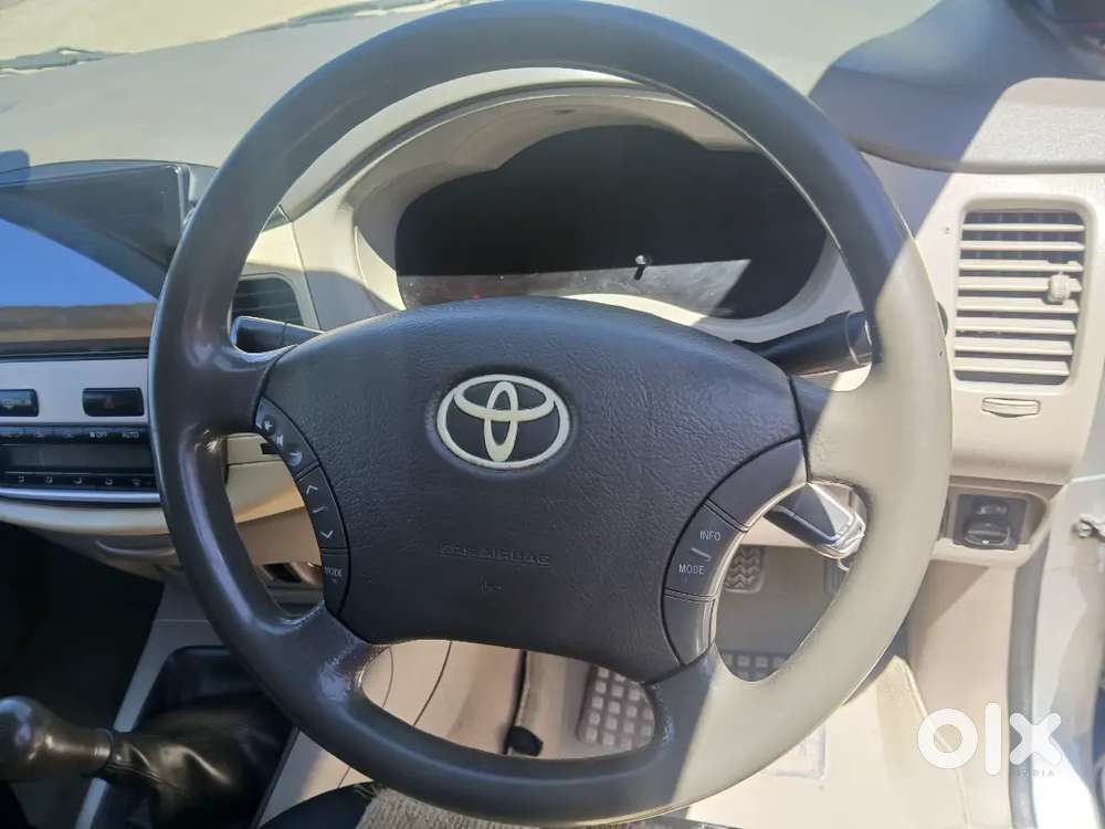 Toyota Innova 2.5v Top Model