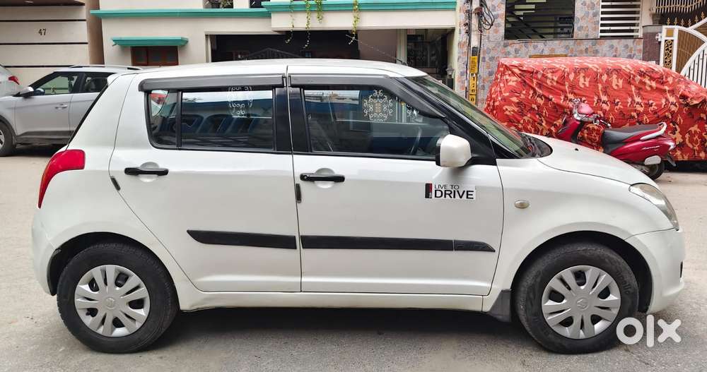 Maruti Suzuki Swift Vxi Optional, 2011, Petrol