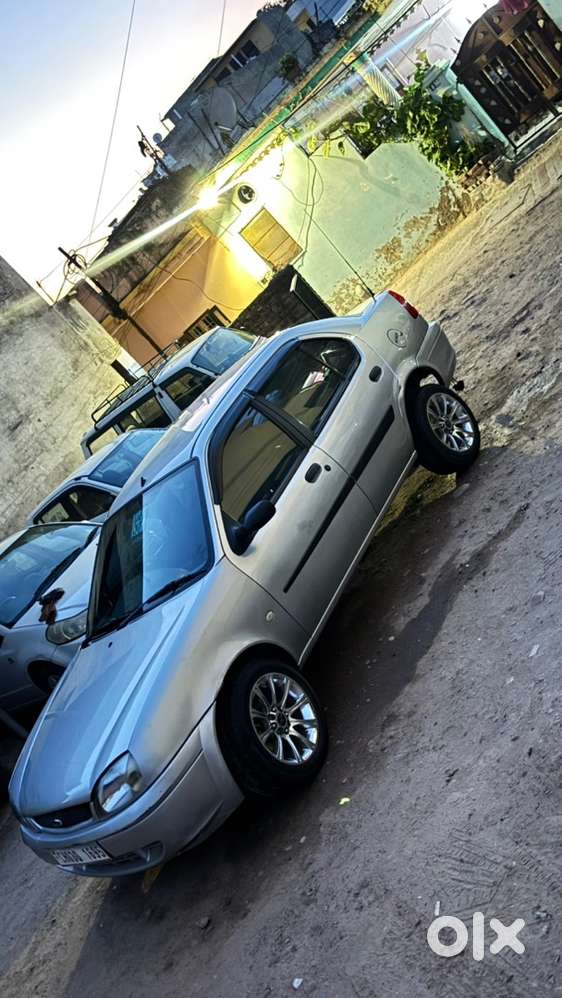 Ford Ikon 1.6 Petrol 2004
