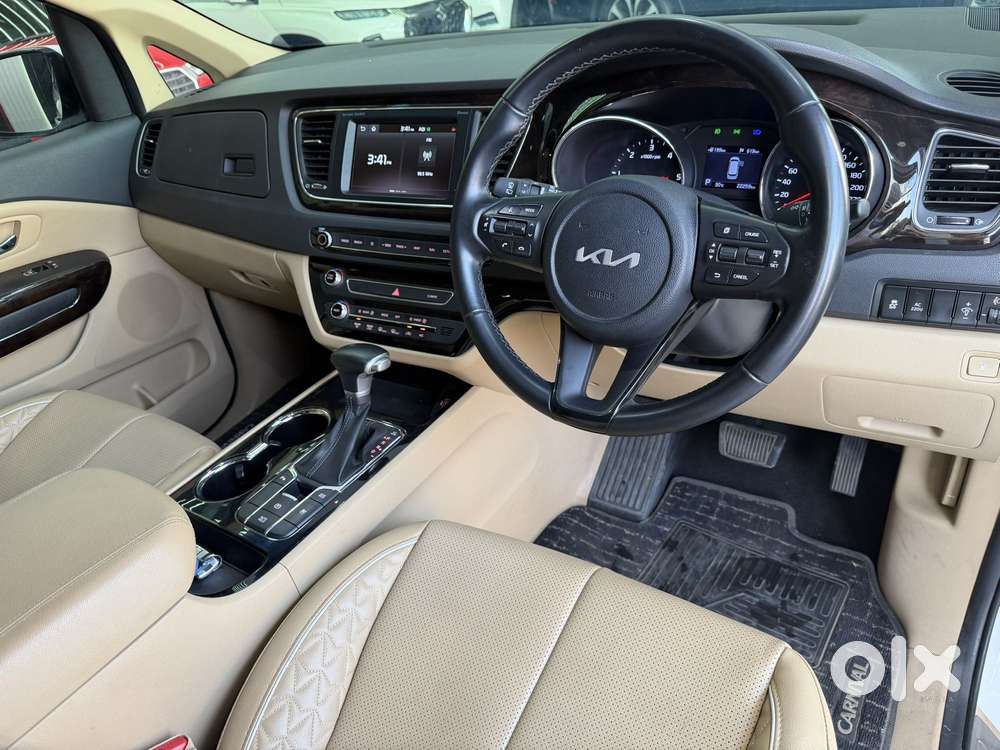 Kia Carnival Limousine Plus 7 Str, 2022, Diesel