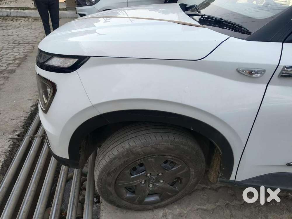 Hyundai Venue 2024 Petrol 10000 Km Driven