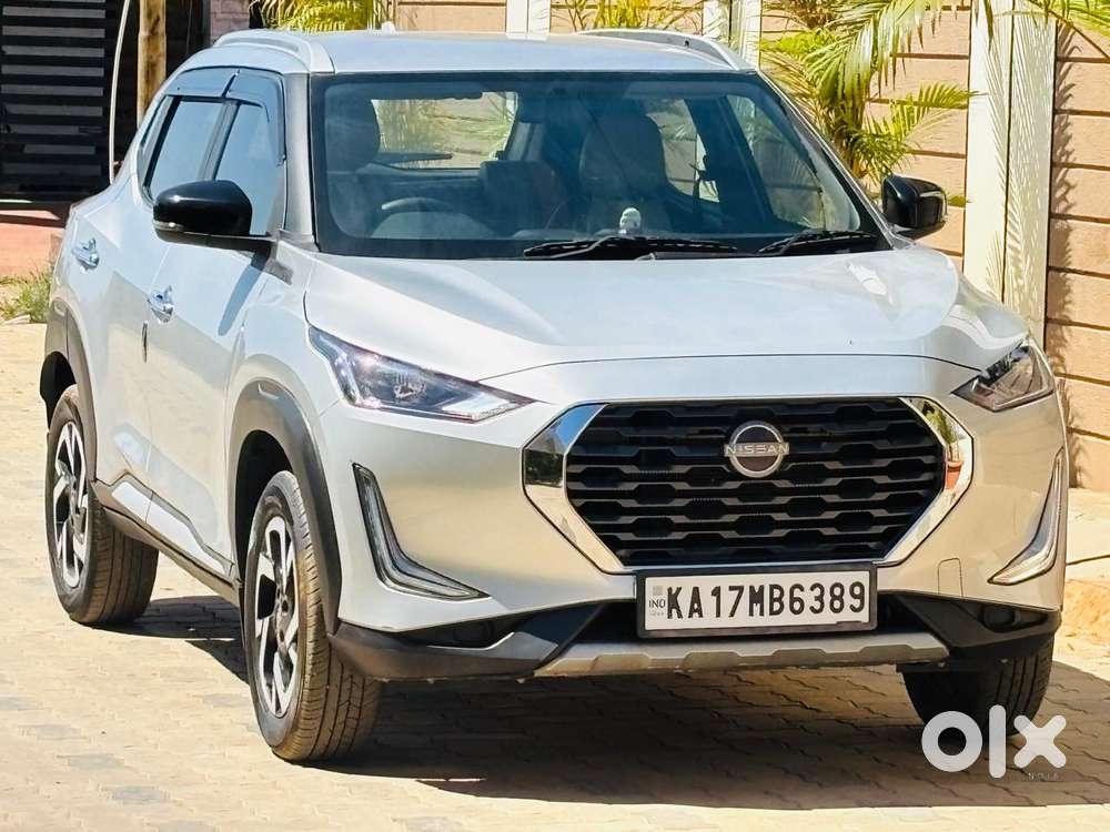 Nissan Magnite 1.0 Xv Premium, 2023, Petrol