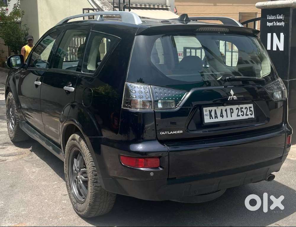 Mitsubishi Outlander 2011 Petrol Well Maintained