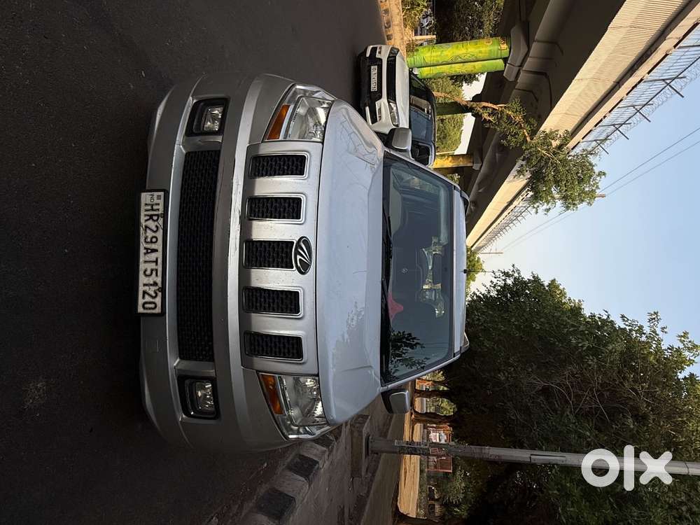 Mahindra Tuv300 T8