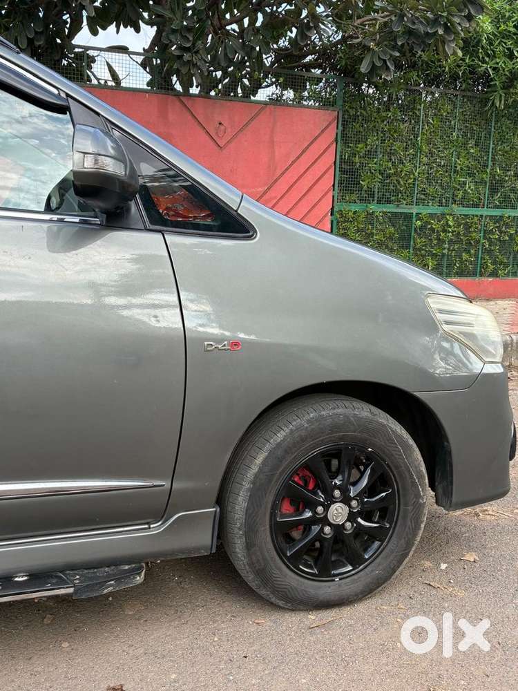 Toyota Innova 2014
