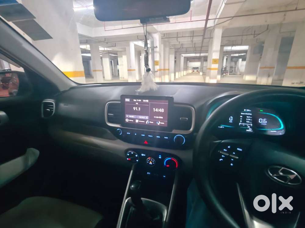 Hyundai Venue S Optional Petrol – Feb 2023  Excellent Condition