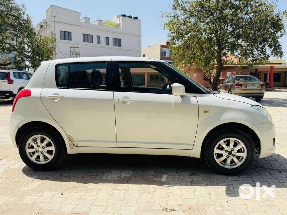 Maruti Suzuki Swift Zxi, 2011, Petrol