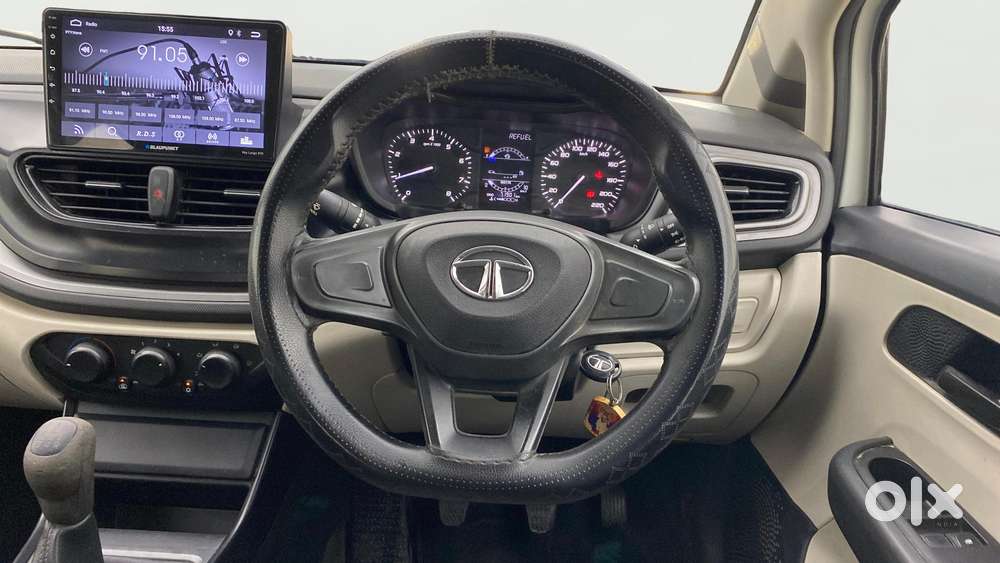 Tata Altroz 1.2 Xe, 2021, Petrol
