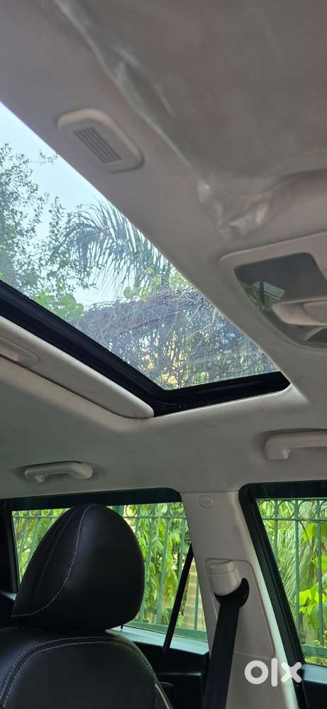 Mahindra Xuv 3xo Ax5 Pm Mt, 2024, Petrol