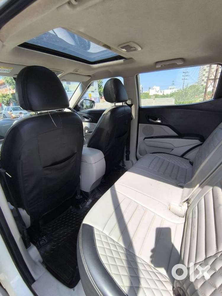 Mahindra Xuv300 W8 Option, 2021, Petrol