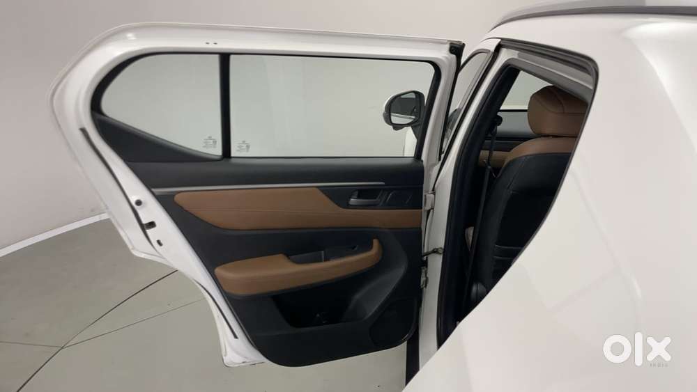 Honda Elevate Zx Cvt, 2023, Petrol