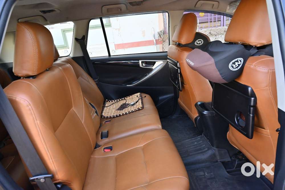 Toyota Innova Crysta 2.4 V, 2016, Diesel