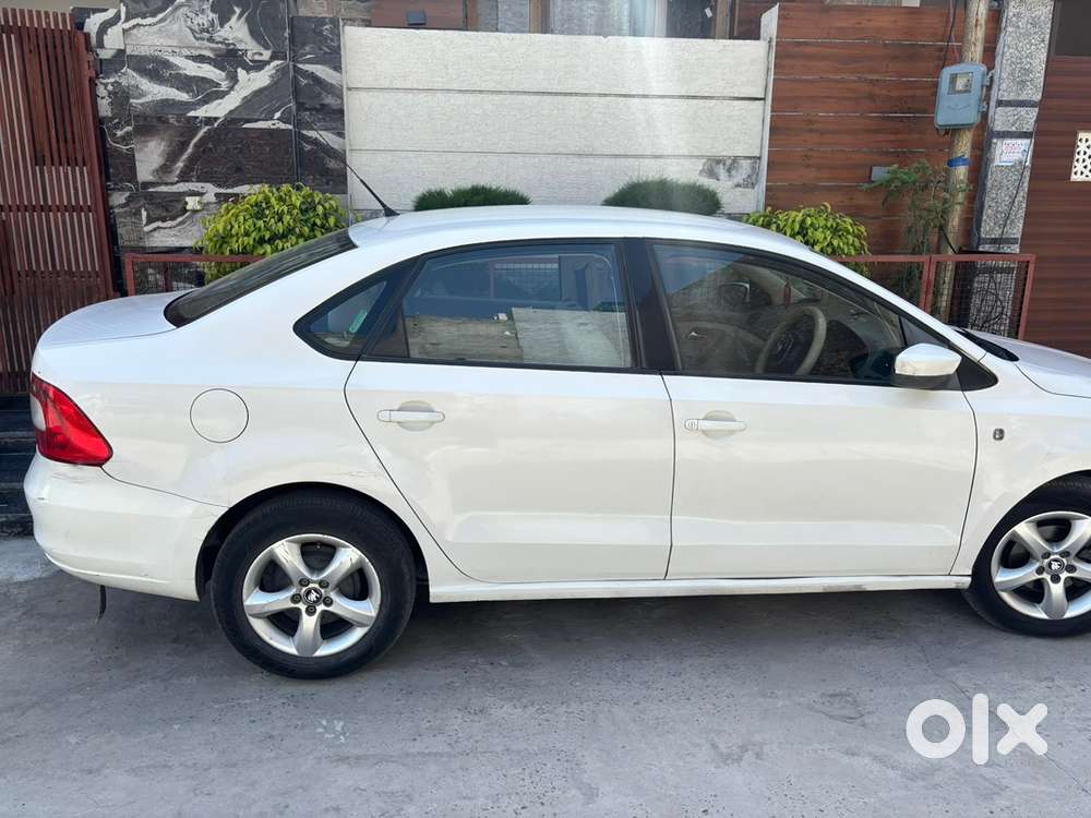Skoda Rapid Elegance 2012 Diesel Manual