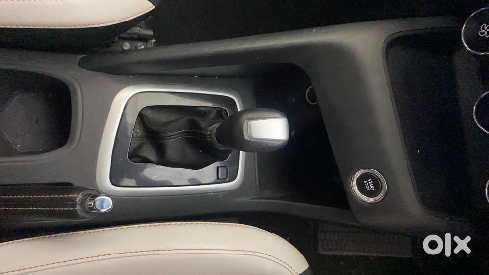 Nissan Magnite Kuro Edition 1.0 Turbo Petrol Cvt, 2024, Petrol
