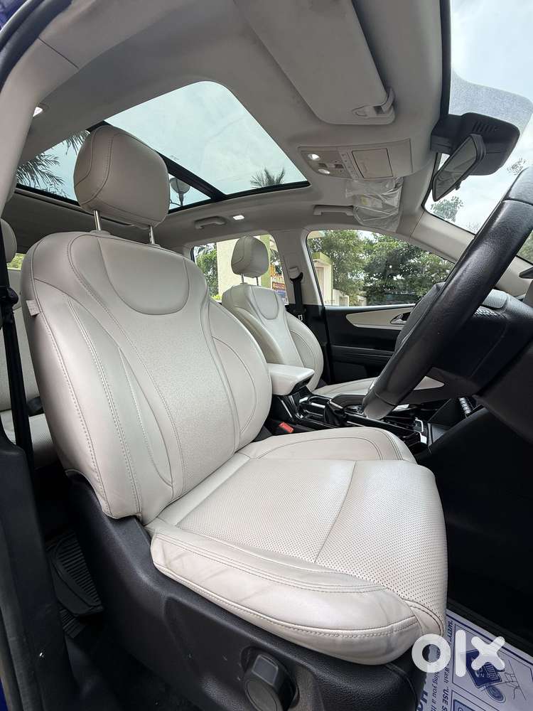Mahindra Xuv700 2.0 Ax 7 Petrol At Luxury Pack Str, 2022, Petrol
