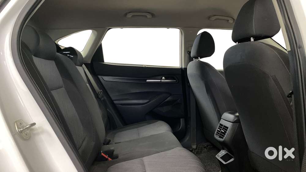 Kia Seltos Htk G, 2023, Petrol