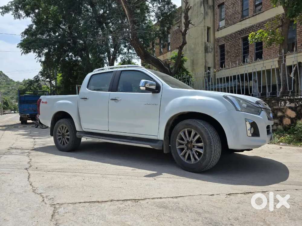 Isuzu V Cross 4×4 , No Time Pass,  Fix Price