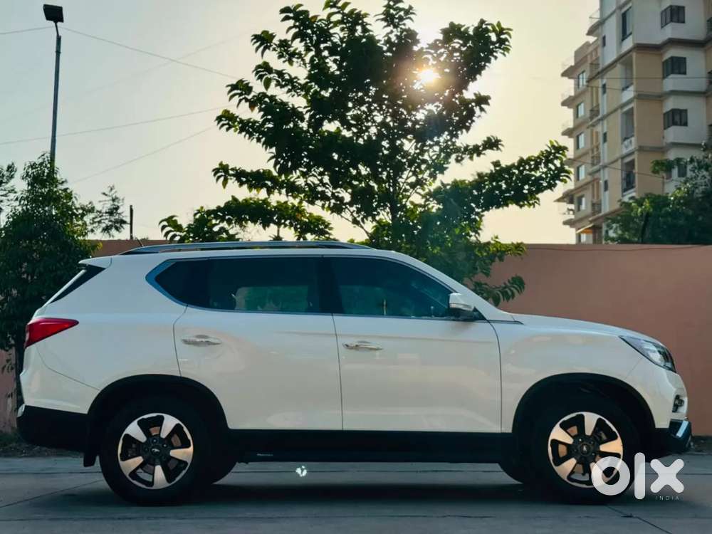 Mahindra Alturas G4, 2022, Diesel