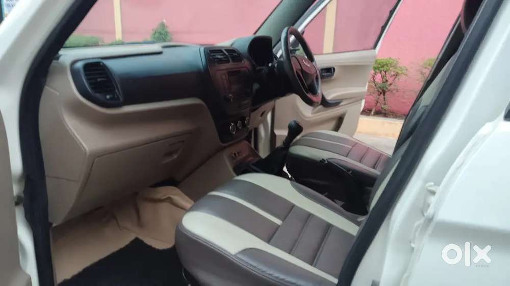 Mahindra Tuv 300 2015