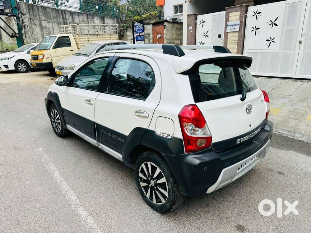 Toyota Etios Cross 1.5l V, 2015, Petrol