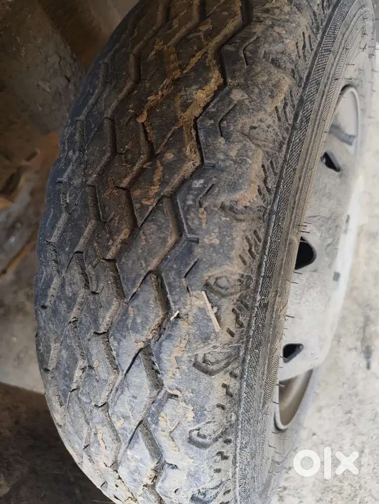 Eak Dam Okk Gaddi Ha Koi Kami Nhi Ha