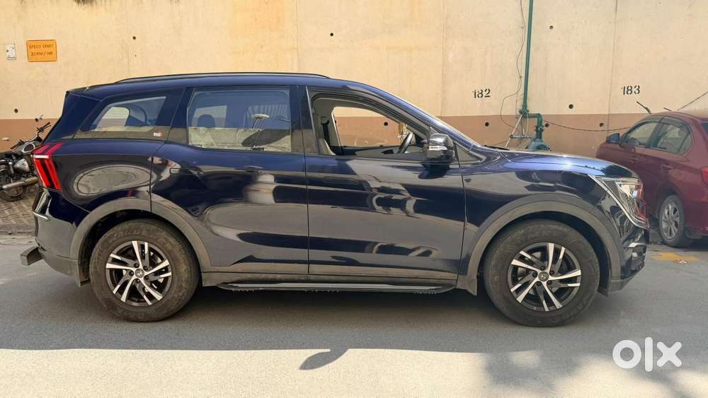 Mahindra Xuv700 2.0 Ax 5 Petrol Mt 7 Str, 2022, Petrol