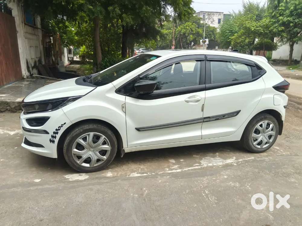 Tata Altroz Xm Petrol 2024