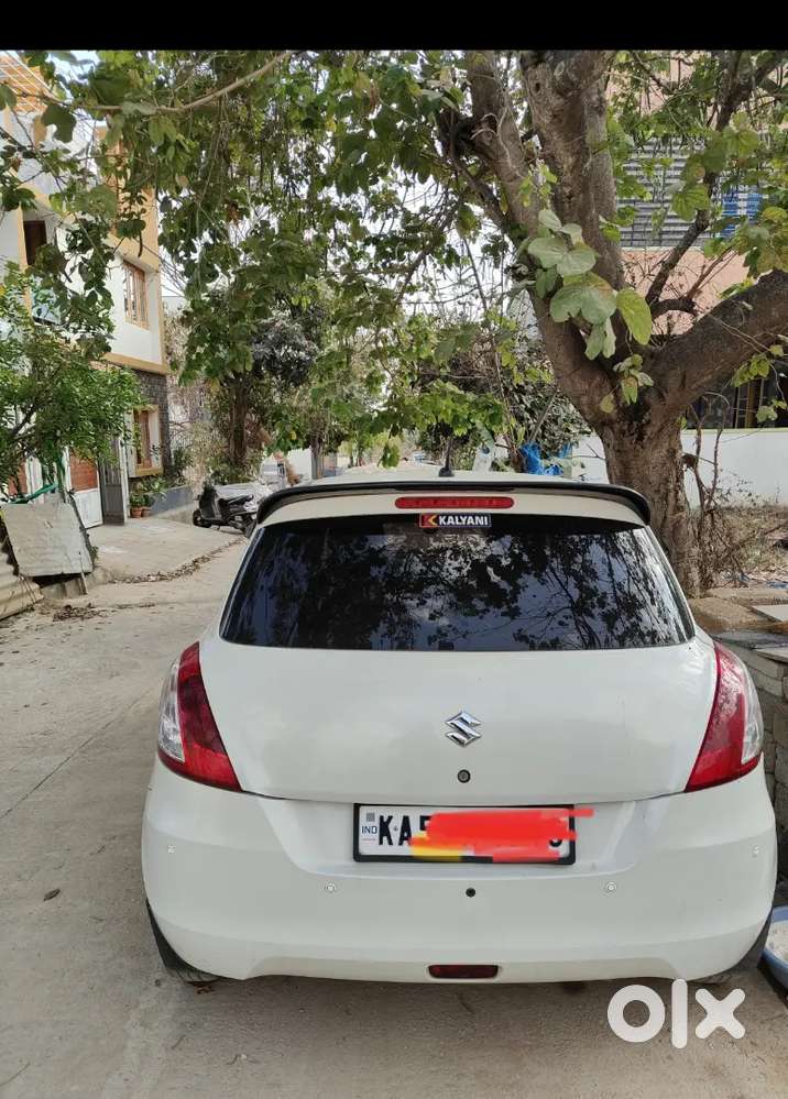 Maruti Suzuki Swift Vxi Showroom Maintained Car.
