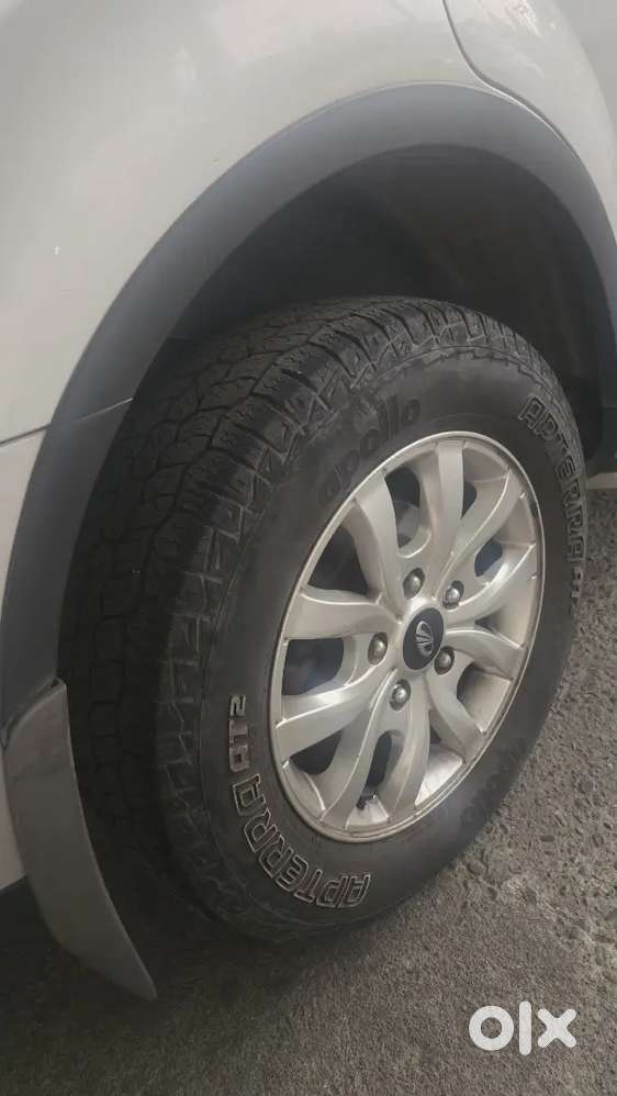 Mahindra Xuv500 W10 With Sunroof