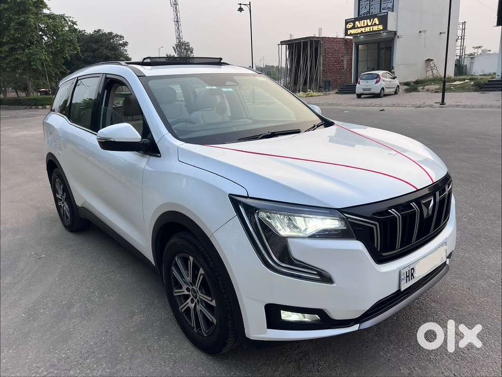 Mahindra Xuv700 2.0 Ax 7 Petrol Mt Str, 2023, Petrol