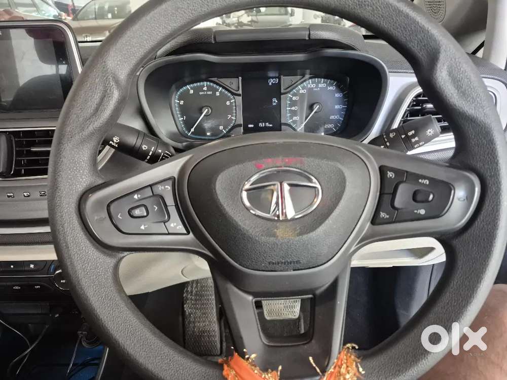 Tata Altroz Petrol 2023