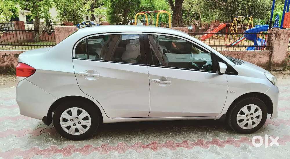 Honda Amaze Amt 2015 Doctor Car Petrol 62000 Km Driven