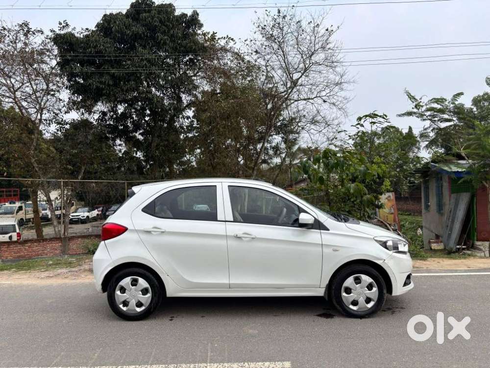 Tata Tiago 1.2 Revotron Xt (o), 2018, Petrol