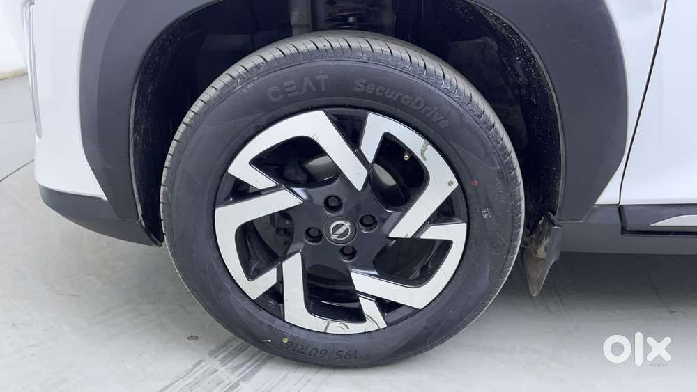 Nissan Magnite 1.0 Xv Premium Turbo Cvt, 2022, Petrol