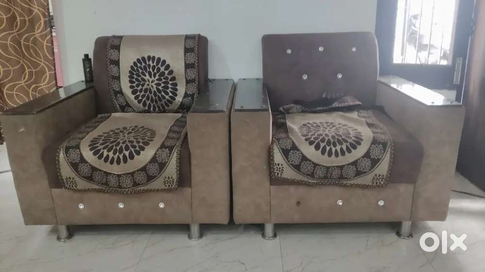 5 seater sofa with centre table