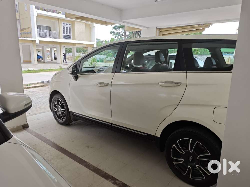 Mahindra Marazzo M6 Plus Diesel Good Condition