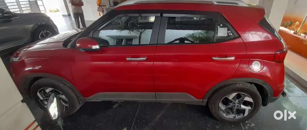 Hyundai Venue 2019 Petrol 68000 Km Driven