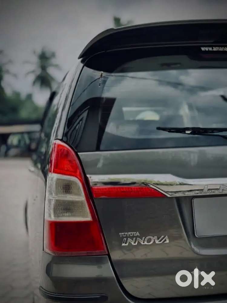 Toyota Innova 2.5 V 2011