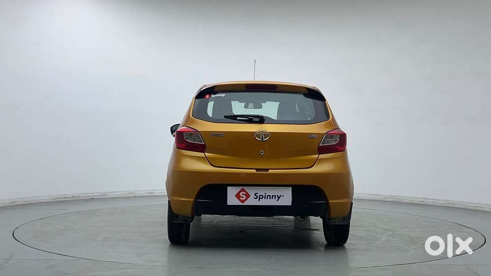Tata Tiago Xza, 2017, Petrol