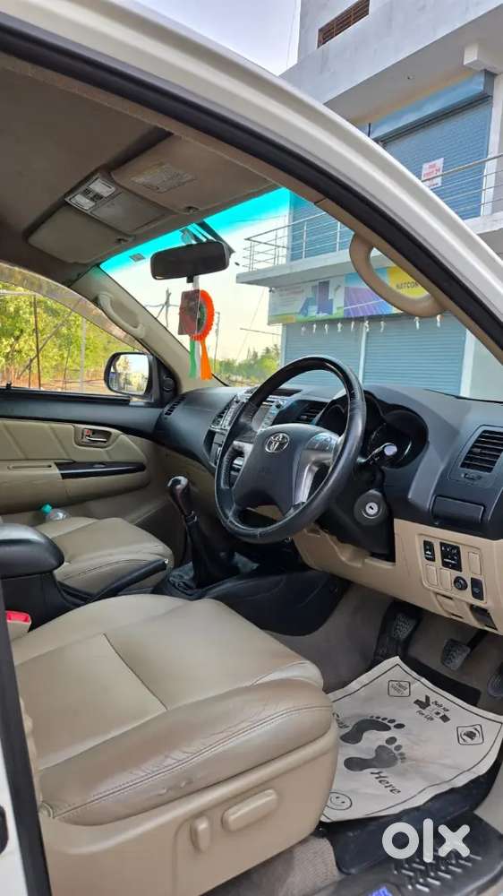 Toyota Fortuner 2015 Diesel 130000 Km Driven