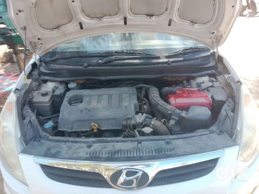 गाड़ी कंडीशन A1 80000 किलोमीटर चली हुई सेकंड ऑनर