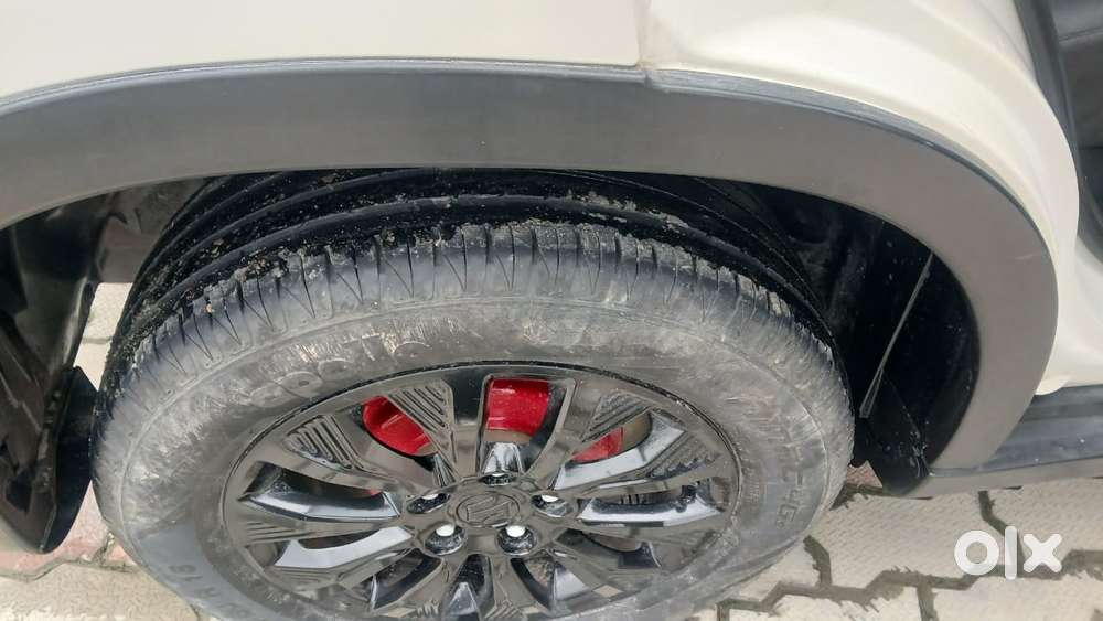 Maruti Suzuki Brezza Zxi Plus At, 2021