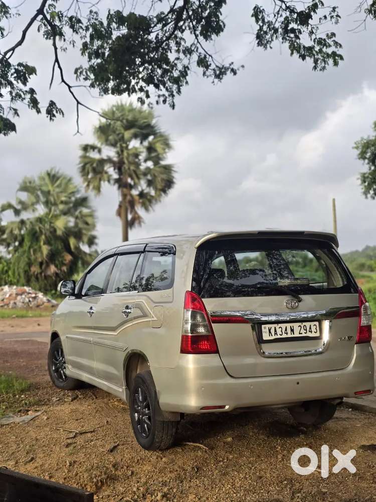 Toyota Innova 2013 V Diesel 180000km