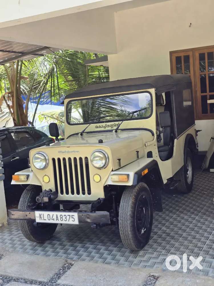 1993 Mahindra Jeep