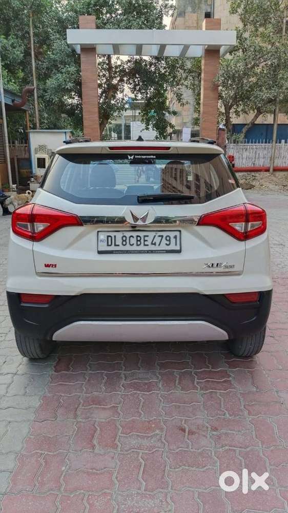 Mahindra Xuv300 1.2 W8 (o) Amt Dual Tone Petrol, 2022, Petrol